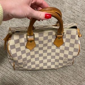 Louis Vuitton Speedy